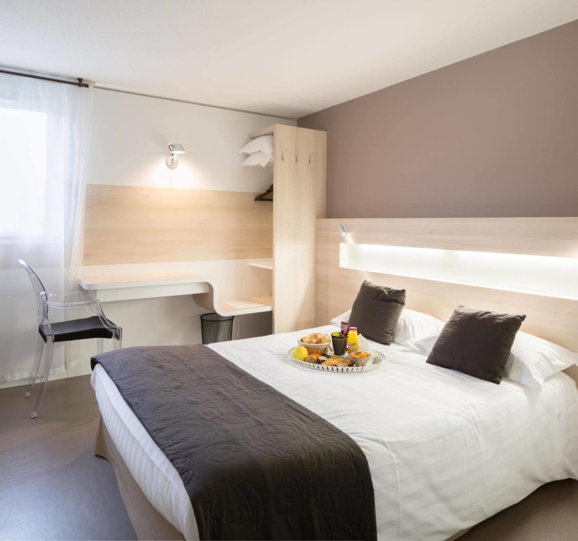 Hotel Restaurant L'Eskemm St Brieuc-Tregueux Bagian luar foto